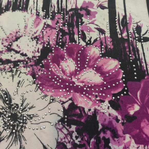 Christopher & Banks XL Purple & Black Floral 3/4 Sleeve Tee with Rhinestones - Picture 4 of 8